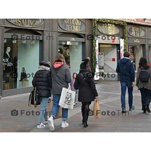 Tiziano Manzoni/LaPresse 5-01-2023 Bergamo, Italia Cronaca Bergamo primo giorno di saldi in via XX Settembre