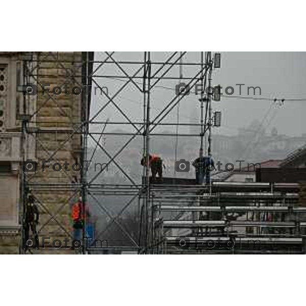 Tiziano Manzoni/LaPresse 17-01- 2023 Bergamo, Italia Cronaca Bergamo BergamoTraffico e preparativi per il via a Bg e Bs capitale della Cultura