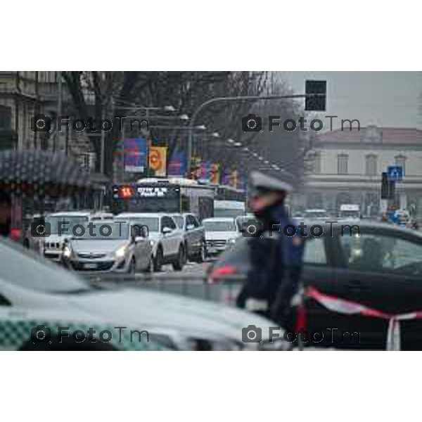 Tiziano Manzoni/LaPresse 17-01- 2023 Bergamo, Italia Cronaca Bergamo BergamoTraffico e preparativi per il via a Bg e Bs capitale della Cultura