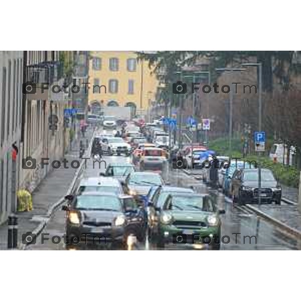 Tiziano Manzoni/LaPresse 17-01- 2023 Bergamo, Italia Cronaca Bergamo BergamoTraffico e preparativi per il via a Bg e Bs capitale della Cultura