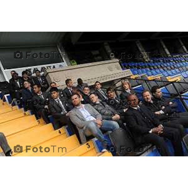 Funerali Piermario Morosini NELLA FOTO LE GRADINATE DELLO STADIO CON L\' UDINESE CHE SEGUE LA CERIMONIA DEL FUNERALE foto Tiziano Manzoni Fotogramma Bergamo