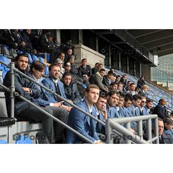 Funerali Piermario Morosini NELLA FOTO LE GRADINATE DELLO STADIO CON LE DUE SQUADRE SAMPDORIA E UDINESE CHE SEGUONO LA CERIMONIA DEL FUNERALE foto Tiziano Manzoni Fotogramma Bergamo