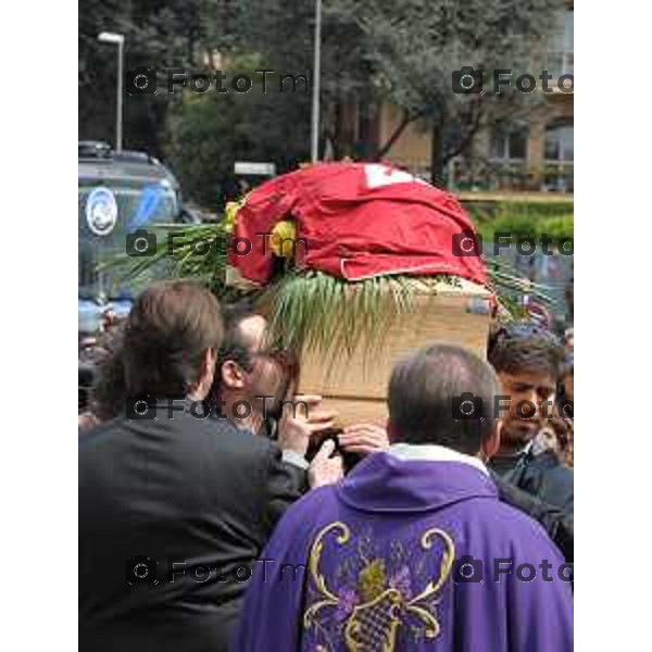 Funerali Piermario Morosini foto Tiziano Manzoni Fotogramma Bergamo