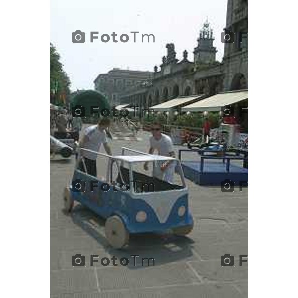 Foto Tiziano Manzoni/ Bergamo Italia Cronaca Bergamo Soap Box Rally 14 giugno 2003