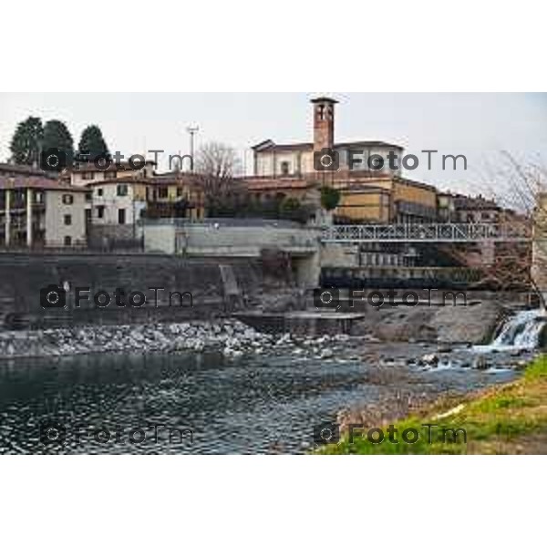 Tiziano Manzoni/LaPresse 18-02- 2023 Bergamo, Italia Cronaca Bergamo Fiume Brembo con livello basso di acqua a febbraio 23 diga di Ponte san Pietro