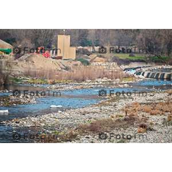 Tiziano Manzoni/LaPresse 18-02- 2023 Bergamo, Italia Cronaca Bergamo Fiume Brembo con livello basso di acqua a febbraio 23 il fiume visto dal Villa D\'Almè Almenno la diga