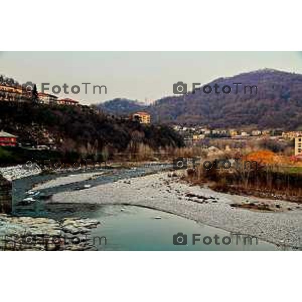 Tiziano Manzoni/LaPresse 18-02- 2023 Bergamo, Italia Cronaca Bergamo Fiume Brembo con livello basso di acqua a febbraio 23 il fiume visto dal Villa D\'Almè Almenno la diga