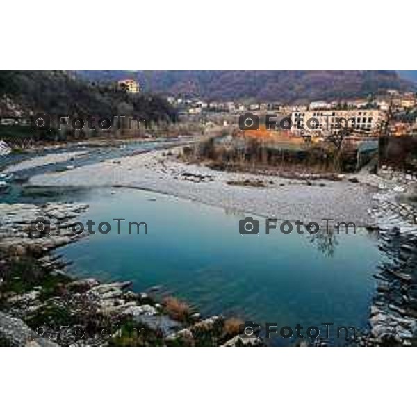 Tiziano Manzoni/LaPresse 18-02- 2023 Bergamo, Italia Cronaca Bergamo Fiume Brembo con livello basso di acqua a febbraio 23 il fiume visto dal Villa D\'Almè Almenno la diga