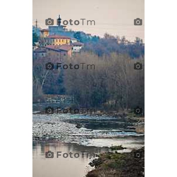 Tiziano Manzoni/LaPresse 18-02- 2023 Bergamo, Italia Cronaca Bergamo Fiume Brembo con livello basso di acqua a febbraio 23 il fiume visto dal Villa D\'Almè Almenno la diga