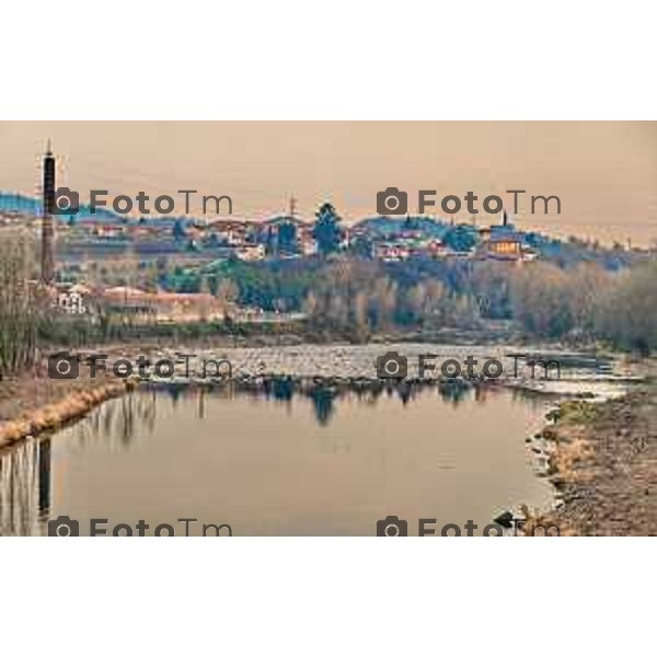 Tiziano Manzoni/LaPresse 18-02- 2023 Bergamo, Italia Cronaca Bergamo Fiume Brembo con livello basso di acqua a febbraio 23 il fiume visto dal Villa D\'Almè Almenno la diga