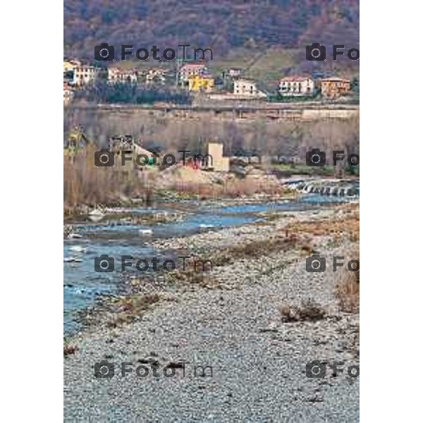 Tiziano Manzoni/LaPresse 18-02- 2023 Bergamo, Italia Cronaca Bergamo Fiume Brembo con livello basso di acqua a febbraio 23 il fiume visto dal Villa D\'Almè Almenno la diga