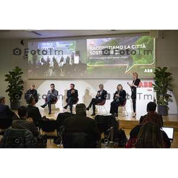 Live Talk ABB «Raccontiamo la città sostenibile. Per un’evoluzione dello spazio urbano.» Relatori: Stefano Boeri (urbanista e architetto), Giorgio Gori (sindaco di Bergamo), Guido Davoglio (partner e technical director di Tesker), Gianluca Lilli (senior vice president di ABB Italia), Maria Cristina Papetti (head of global sustainability di Enel Grids). Moderatrice: Lavinia Spingardi (Sky TG24). Bergamo, 22 febbraio 2023.