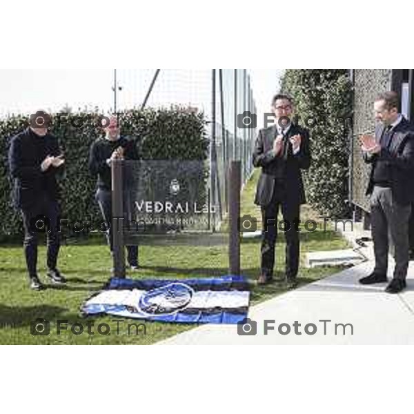 Inaugurazione della targa e del Vedrai Lab - Accademia Mino Favini presso il centro sportivo Achille e Cesare Bortolotti, sponsorizzazione Zingonia. Maurizio Costanzi (responsabile settore giovanile Atalanta BC), Luca Percassi (amministratore delegato Atalanta BC), Giacomo Santoli (chief commercial officer Vedrai Spa), Umberto Marino (direttore generale Atalanta BC). Zingonia, 3 marzo 2023.