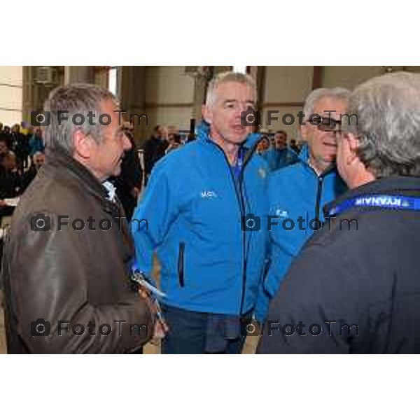 Foto Tiziano Manzoni/LaPresse Bergamo Italia Cronaca 06-03-2023 Aaeroporto di Milano Bergamo,presentazione nuovo hangar Ryanair, che nell’occasione celebrerà il ventennale della sua base operativa Emilio Bellingardi, Eddi Wilson Ad DAC, Govanni Sanga, Manuel Bentoglio, Michael O’Leary, Neil Sorahan