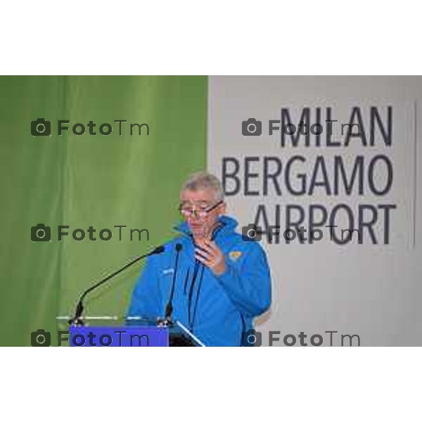 Foto Tiziano Manzoni/LaPresse Bergamo Italia Cronaca 06-03-2023 Aaeroporto di Milano Bergamo,presentazione nuovo hangar Ryanair, che nell’occasione celebrerà il ventennale della sua base operativa Emilio Bellingardi, Eddi Wilson Ad DAC, Govanni Sanga, Manuel Bentoglio, Michael O’Leary, Neil Sorahan