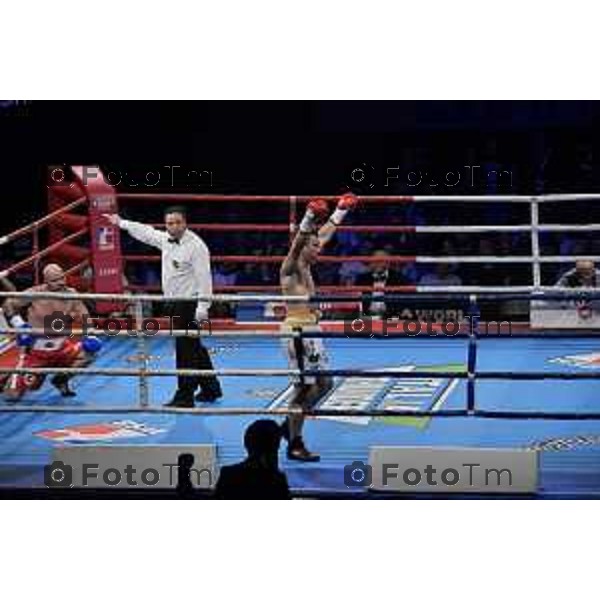 Il pugile di Ponte San Pietro da l’addio al ring nell’incontro tra superwelter con Gianmario Grassellini, perugino di Gubbio, 37 anni, organizzata dalla Bergamo Boxe all’Italcementi.