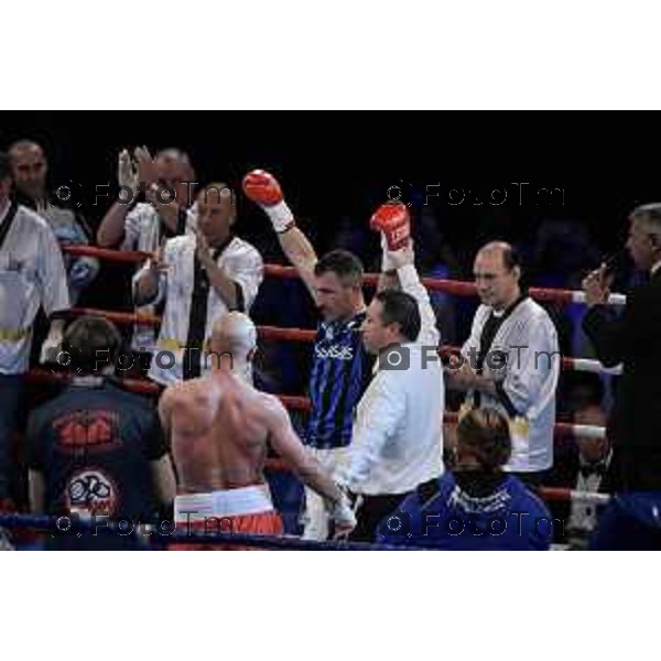 Il pugile di Ponte San Pietro da l’addio al ring nell’incontro tra superwelter con Gianmario Grassellini, perugino di Gubbio, 37 anni, organizzata dalla Bergamo Boxe all’Italcementi.