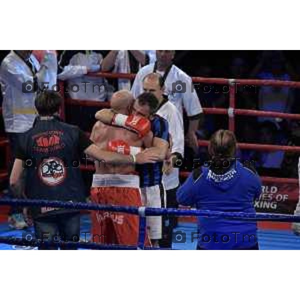 Il pugile di Ponte San Pietro da l’addio al ring nell’incontro tra superwelter con Gianmario Grassellini, perugino di Gubbio, 37 anni, organizzata dalla Bergamo Boxe all’Italcementi.