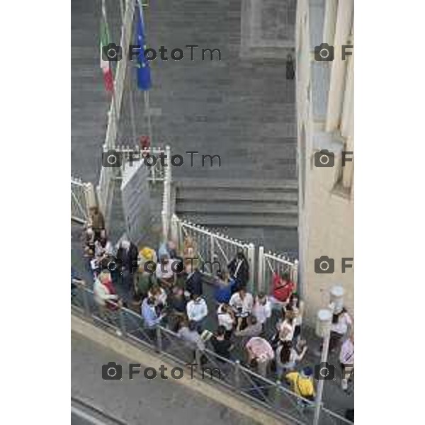 Bergamo Tribunale esterno udienza in corte d\'assisi Bossetti omicidio Yara Gambirasio nella foto la ressa mediatica