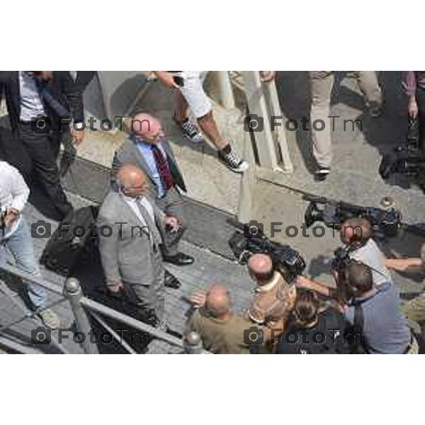 Bergamo Tribunale esterno udienza in corte d\'assisi Bossetti omicidio Yara Gambirasio nella foto Claudio Salvagni e Paolo Camporini