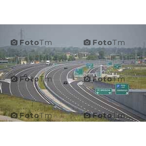 Treviglio la Brebemi vista dal cavalcavia per alta velocita Treviglio Bergamo