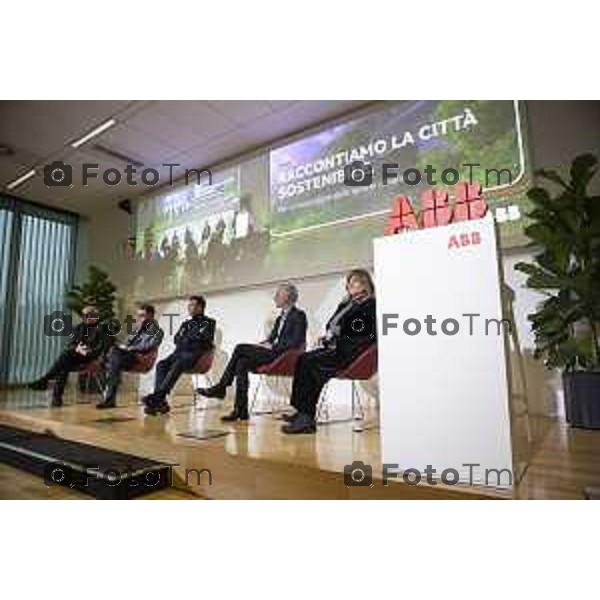 Live Talk ABB «Raccontiamo la città sostenibile. Per un’evoluzione dello spazio urbano.» Relatori: Stefano Boeri (urbanista e architetto), Giorgio Gori (sindaco di Bergamo), Guido Davoglio (partner e technical director di Tesker), Gianluca Lilli (senior vice president di ABB Italia), Maria Cristina Papetti (head of global sustainability di Enel Grids). Moderatrice: Lavinia Spingardi (Sky TG24). Bergamo, 22 febbraio 2023.