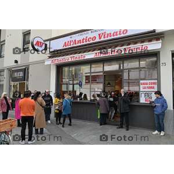 Foto Manzoni Tiziano/LaPresse 10-03-2023 Bergamo pre-opening del primo store All’Antico Vinaio a Bergamo, il primo in joint venture con Antonio Percassi. Tommaso Mazzanti