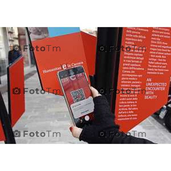 Foto Manzoni Tiziano/LaPresse 13-03-2023Bergamo Italia - Cronaca - Accademia Carrara presentazione fiori di design urbano, Zambonate Humanitas Gavazzeni e Castelli.