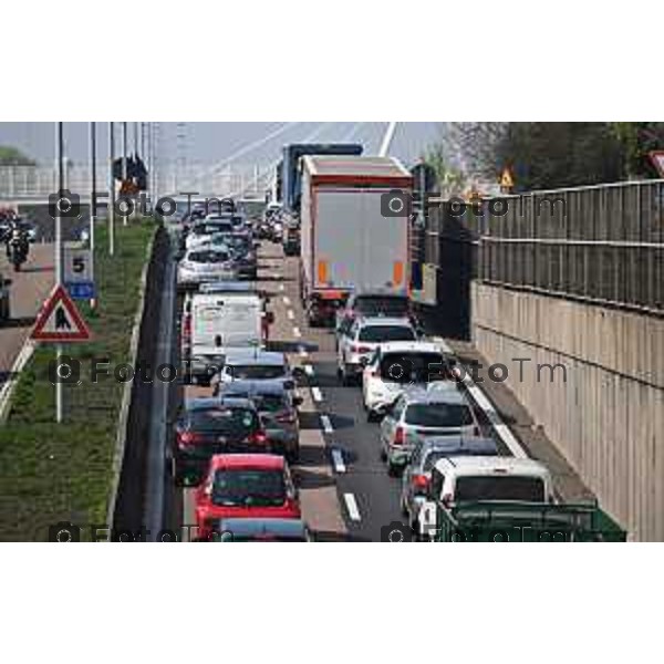 Foto Manzoni Tiziano/LaPresse 22-03-2023Bergamo Italia - Cronaca - Bergamo tangenziale e asse interurbano congestionato code traffico per lavori