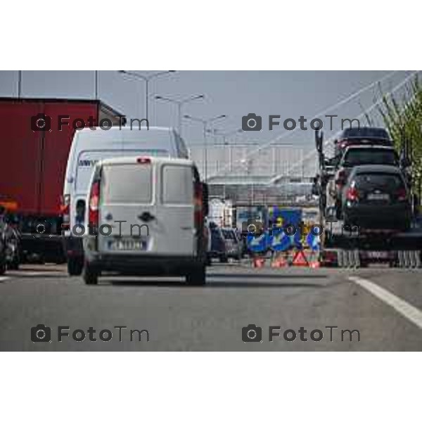 Foto Manzoni Tiziano/LaPresse 22-03-2023Bergamo Italia - Cronaca - Bergamo tangenziale e asse interurbano congestionato code traffico per lavori