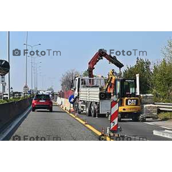 Foto Manzoni Tiziano/LaPresse 22-03-2023Bergamo Italia - Cronaca - Bergamo tangenziale e asse interurbano congestionato code traffico per lavori