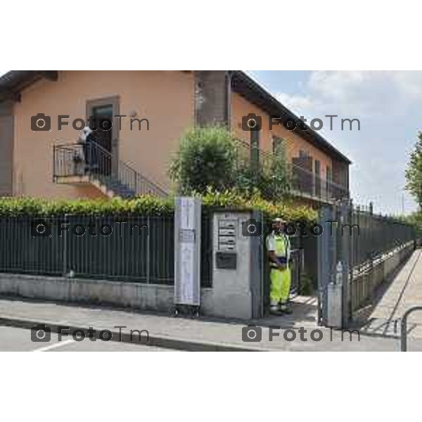 Solza Aperta la camera ardente Maria Riboli paese in lutto nella foto il complesso dove è allesita la camera ardente diversi vicini di maria erano di religione musulmana