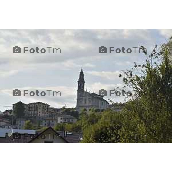 Berbenno (val Imagna ) nella foto vedute del paese panoramiche