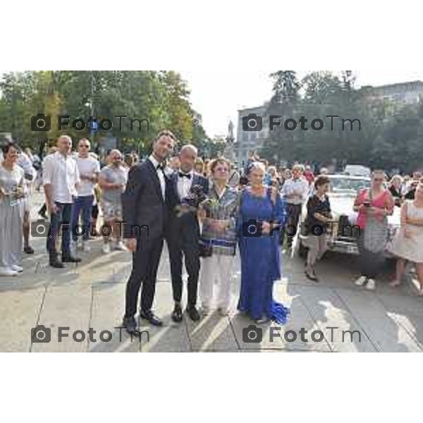 Matrimonio Gay Unione civile Bergamo Vanessa Bonaiti, assessore di Torre Boldone nella Sala Caccia di Palazzo Frizzoni unisce in matrimonio Sergio Tribbia Marco Riva.