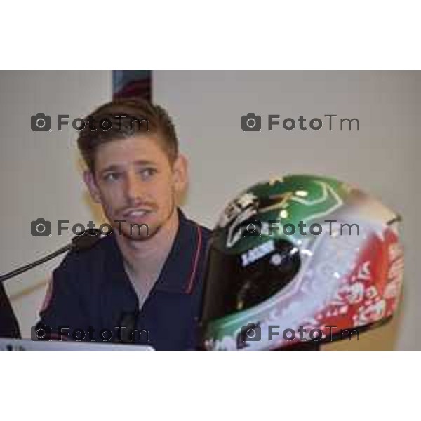 Brembate Sopra Nolan il Campione del Mondo Casey Stoner presentazione casco X-802RR ULTRA CARBON EDIZIONE ONE-OFF SUPERHERO a lui dedicata.