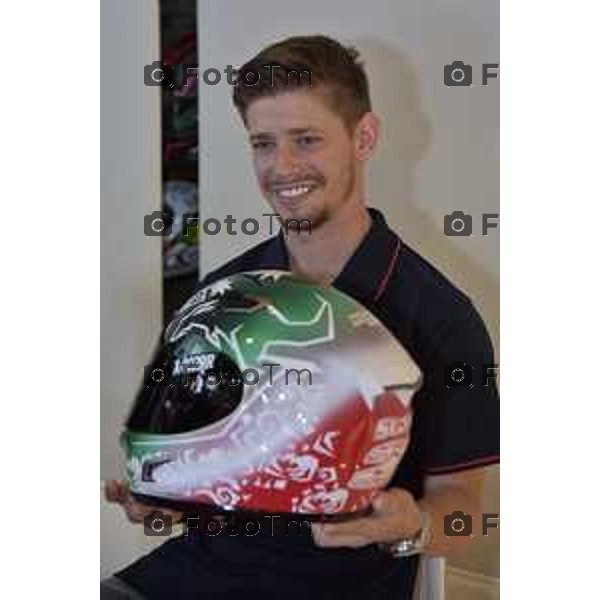 Brembate Sopra Nolan il Campione del Mondo Casey Stoner presentazione casco X-802RR ULTRA CARBON EDIZIONE ONE-OFF SUPERHERO a lui dedicata.