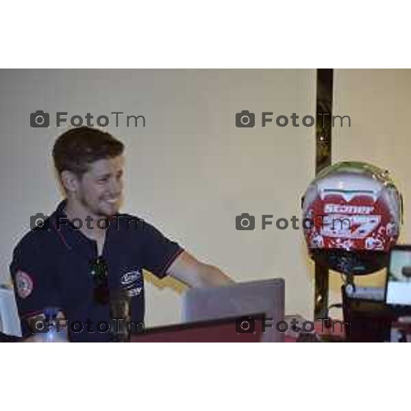 Brembate Sopra Nolan il Campione del Mondo Casey Stoner presentazione casco X-802RR ULTRA CARBON EDIZIONE ONE-OFF SUPERHERO a lui dedicata.