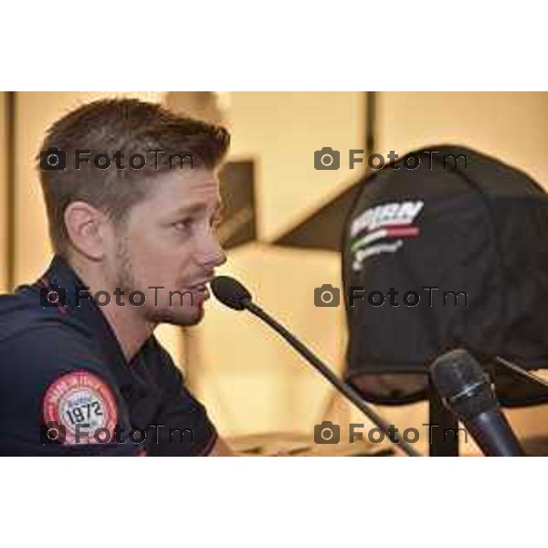 Brembate Sopra Nolan il Campione del Mondo Casey Stoner presentazione casco X-802RR ULTRA CARBON EDIZIONE ONE-OFF SUPERHERO a lui dedicata.