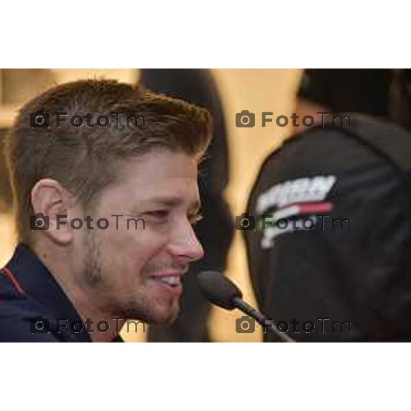 Brembate Sopra Nolan il Campione del Mondo Casey Stoner presentazione casco X-802RR ULTRA CARBON EDIZIONE ONE-OFF SUPERHERO a lui dedicata.