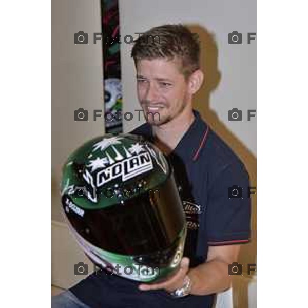 Brembate Sopra Nolan il Campione del Mondo Casey Stoner presentazione casco X-802RR ULTRA CARBON EDIZIONE ONE-OFF SUPERHERO a lui dedicata.