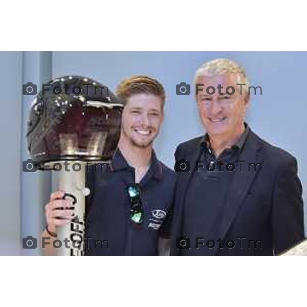 Brembate Sopra Nolan il Campione del Mondo Casey Stoner presentazione casco X-802RR ULTRA CARBON EDIZIONE ONE-OFF SUPERHERO a lui dedicata. nella foto da sx Casey Stoner e il Presidente Nolangroup Alberto Vergani