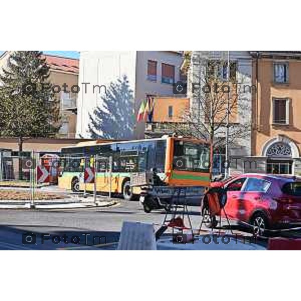 Tiziano Manzoni/LaPresse 27-03- 2023 Bergamo, Italia Cronaca Bergamo Nuova rotonda via Palazzolo . Baschenis