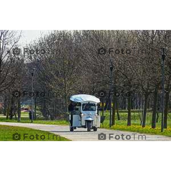 Tiziano Manzoni/LaPresse 18-03- 2023 Bergamo, Italia Cronaca Bergamo Parco della trucca servizio tuktuk