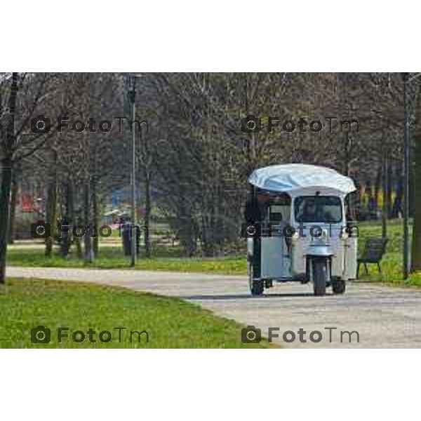 Tiziano Manzoni/LaPresse 18-03- 2023 Bergamo, Italia Cronaca Bergamo Parco della trucca servizio tuktuk