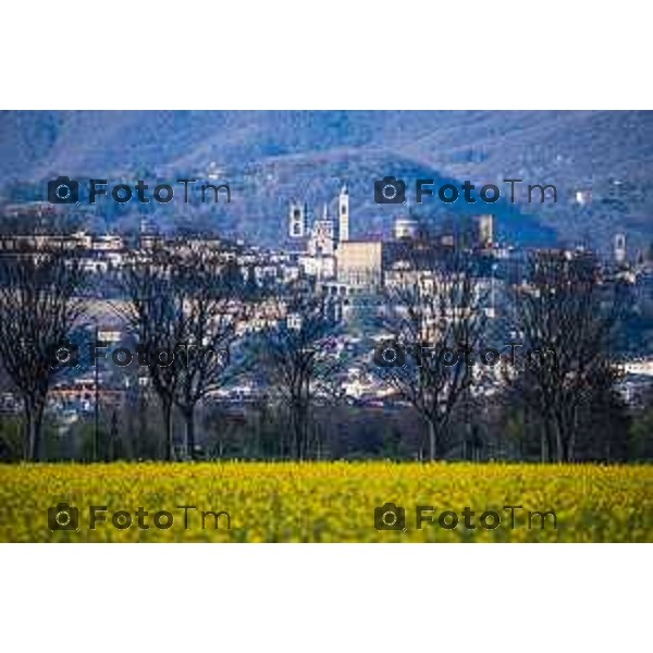 Foto Manzoni Tiziano/LaPresse 29-03-2023Bergamo Italia - Cronaca - Bergamo alta vista dalla madonna dei campi in pimavera