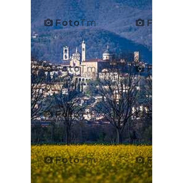 Foto Manzoni Tiziano/LaPresse 29-03-2023Bergamo Italia - Cronaca - Bergamo alta vista dalla madonna dei campi in pimavera