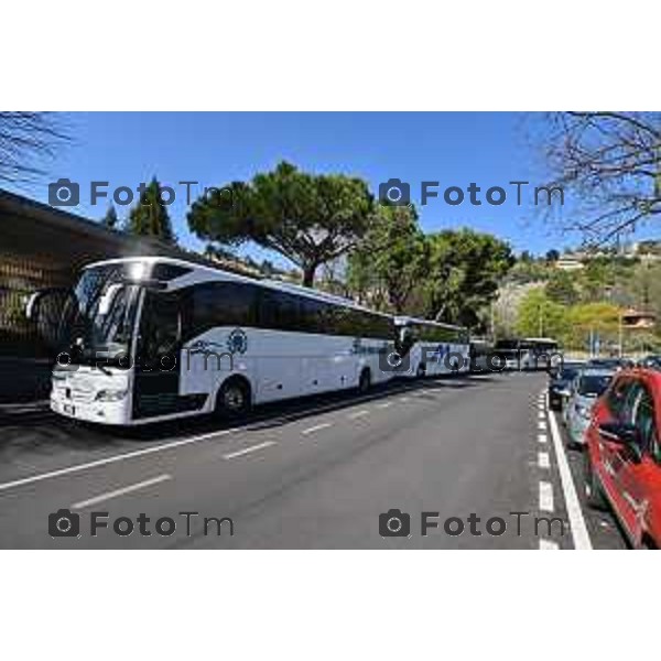 Tiziano Manzoni LaPresse 29-03 - 2023 Bergamo, Italia Cronaca Bergamo parcheggio bus turisti zona piscine italcementi