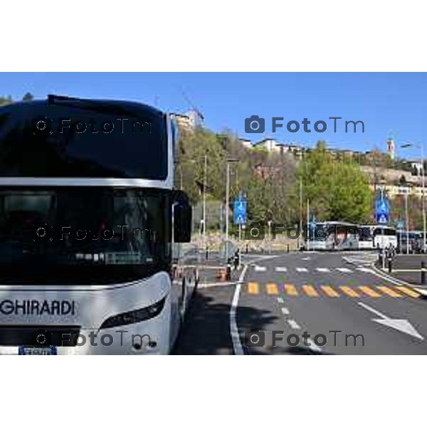 Tiziano Manzoni LaPresse 29-03 - 2023 Bergamo, Italia Cronaca Bergamo parcheggio bus turisti zona piscine italcementi