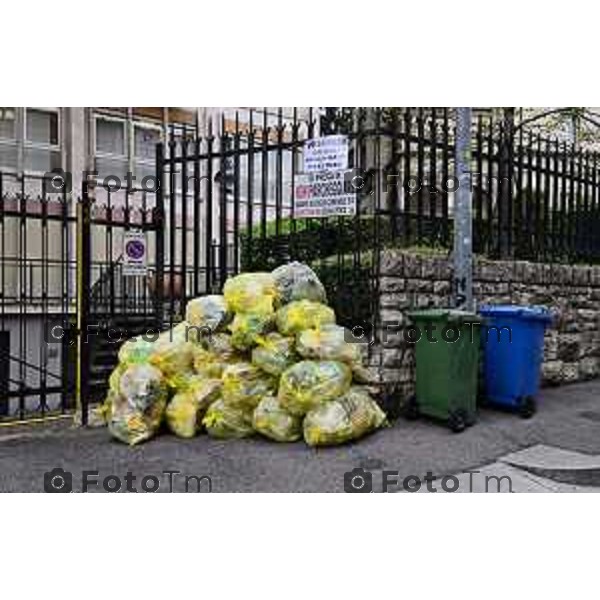 Foto Manzoni Tiziano/LaPresse 31-03-2023Bergamo Italia - Cronaca - Bergamo raccolta differenziata rifiuti immondizia