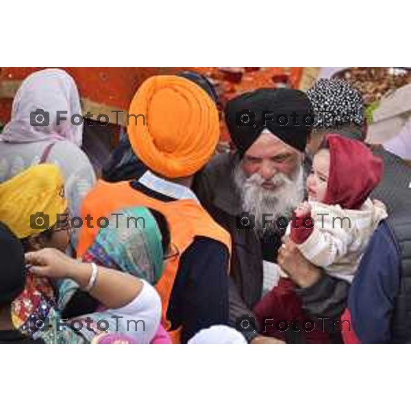 Foto Manzoni Tiziano/LaPresse 1-04-2023Bergamo Italia - Cronaca - Bergamo la tradizionale processione della comunità Sikh di Bergamo